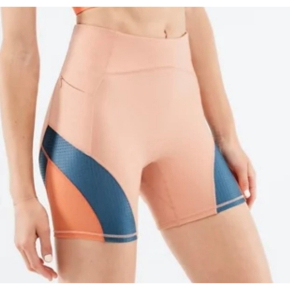 Fabletics High Waisted Motion 365 Run Shorts 6" Size M